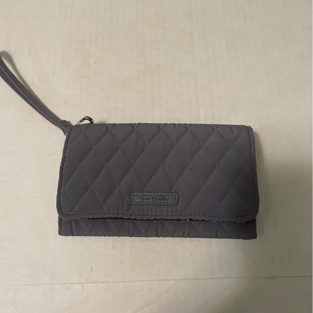Vera Bradley women’s gray quilted wallet
